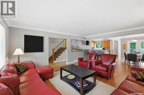 516 Lake Crescent, Saskatoon, SK 