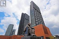 2902 - 5 QUARRINGTON LANE Toronto, ON M3C 0S5