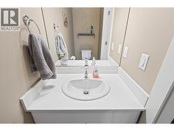 Main Floor Powder - 