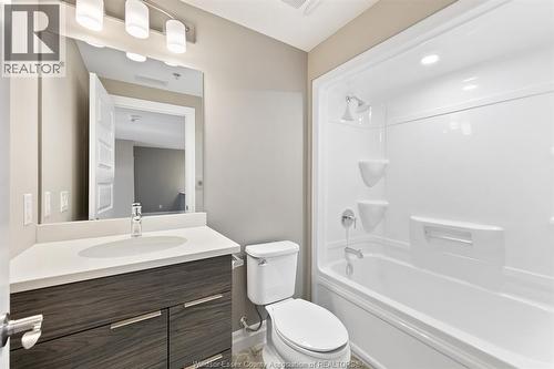 716 Brownstone Unit# 202, Tecumseh, ON 