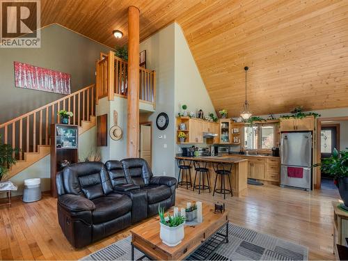 955 Cedar Brae Road, Glade, BC - Indoor Photo Showing Living Room