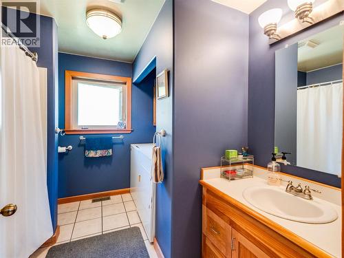 955 Cedar Brae Road, Glade, BC - Indoor Photo Showing Bathroom
