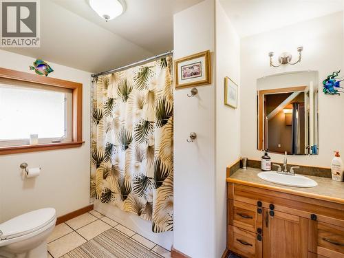955 Cedar Brae Road, Glade, BC - Indoor Photo Showing Bathroom