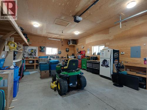 955 Cedar Brae Road, Glade, BC - Indoor Photo Showing Garage