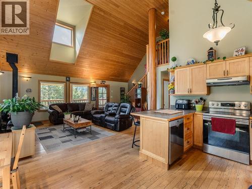 955 Cedar Brae Road, Glade, BC - Indoor Photo Showing Kitchen
