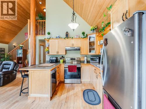 955 Cedar Brae Road, Glade, BC - Indoor Photo Showing Kitchen