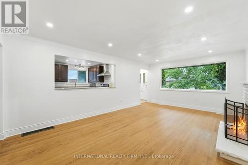 Family/Living Room - 1213 Erindale Drive, Ottawa, ON 