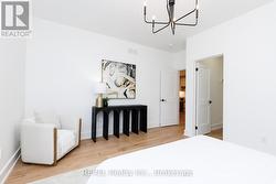 Primary bedroom with ensuite - 