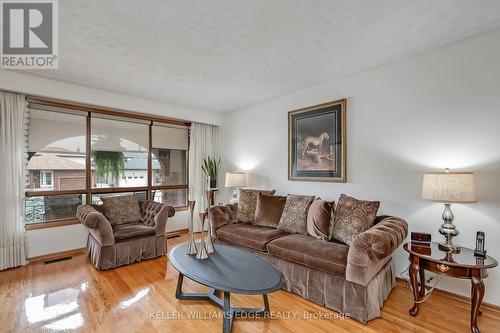 7 Oakland Drive, Hamilton, ON 