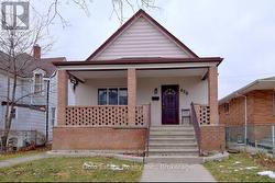 UPPER - 426 LANGLOIS AVENUE Windsor, ON N9A 2G4