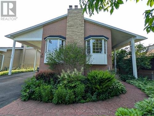 20 OAKRIDGE AVENUE  Kingston (Central City East), ON K7L 4S9