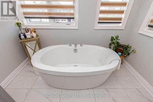 264 Etheridge Avenue, Milton, ON 