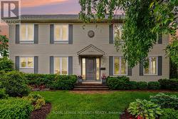 1642 CHAMPNEUF DRIVE  Ottawa, ON K1C 4W1