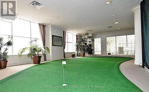 Putting Green - 1118 - 25 Kingsbridge Garden Circle, Mississauga, ON 