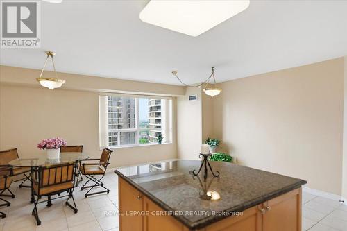 Kitchen - 1118 - 25 Kingsbridge Garden Circle, Mississauga, ON 