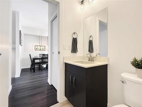 10 Woodridge Way, Brandon, MB 