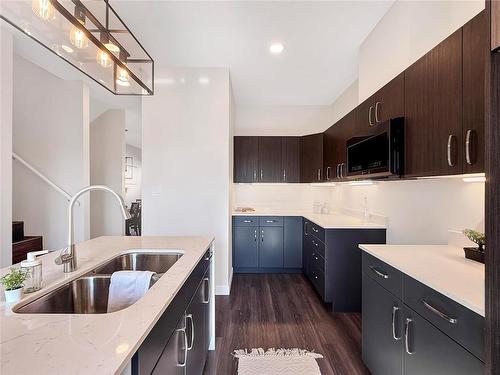 10 Woodridge Way, Brandon, MB 