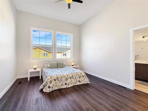 10 Woodridge Way, Brandon, MB 