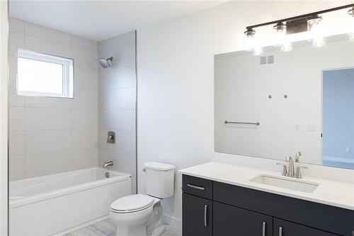 10 Woodridge Way, Brandon, MB 