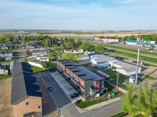 10 Woodridge Way, Brandon, MB 