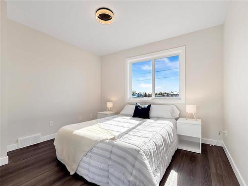 10 Woodridge Way, Brandon, MB 