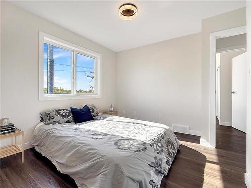 10 Woodridge Way, Brandon, MB 