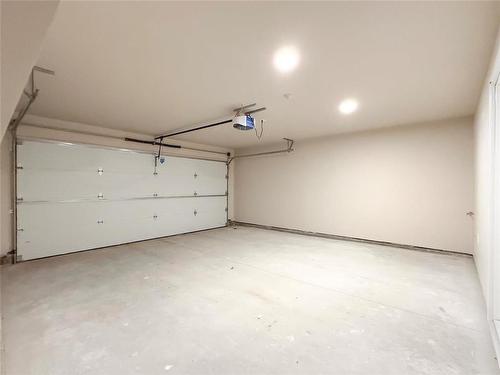 10 Woodridge Way, Brandon, MB 
