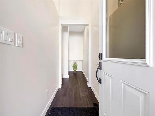 10 Woodridge Way, Brandon, MB 