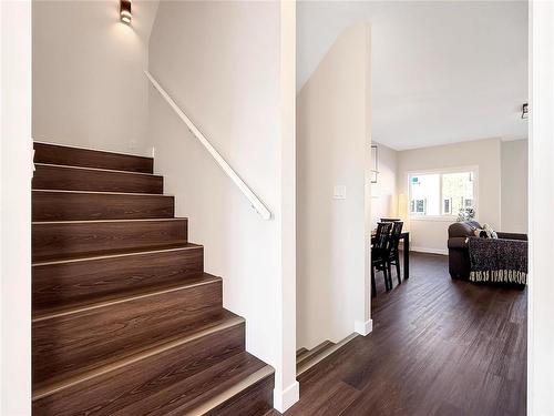 10 Woodridge Way, Brandon, MB 