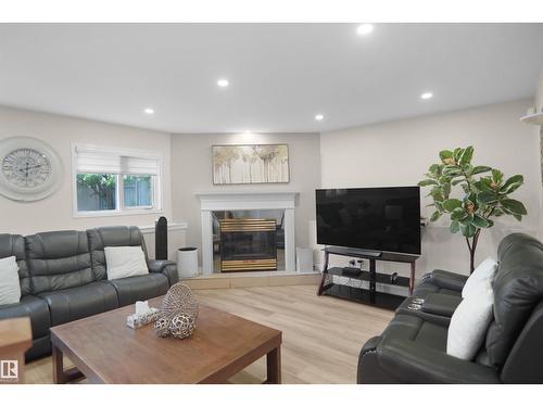 15536 70 St Nw, Edmonton, AB 