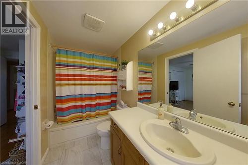 Bathroom - 233 Benesfort Crescent, Kitchener, ON 