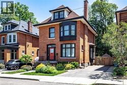 31 SPRUCESIDE Avenue  Hamilton, ON L8P 3Y2