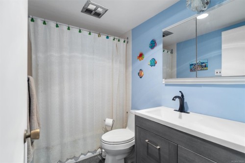 #205-2040 White Birch Rd, Sidney, BC - Indoor Photo Showing Bathroom
