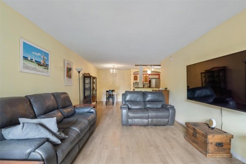 #205-2040 White Birch Rd, Sidney, BC - Indoor Photo Showing Living Room