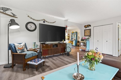 359 Pritchard Rd, Comox, BC 