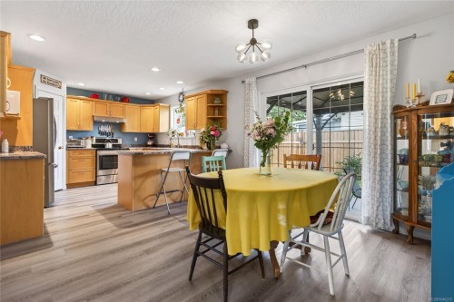 359 Pritchard Rd, Comox, BC 