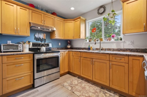 359 Pritchard Rd, Comox, BC 