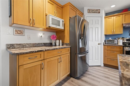 359 Pritchard Rd, Comox, BC 