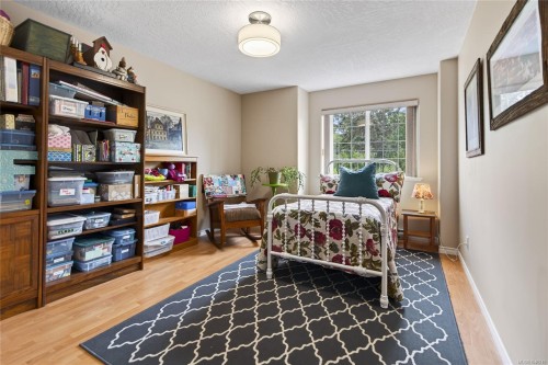 359 Pritchard Rd, Comox, BC 