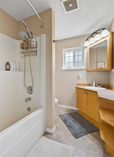 359 Pritchard Rd, Comox, BC 