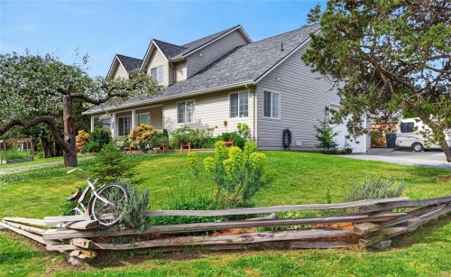 359 Pritchard Rd, Comox, BC 