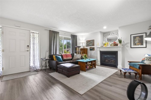 359 Pritchard Rd, Comox, BC 