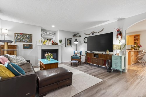 359 Pritchard Rd, Comox, BC 