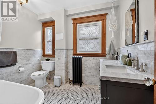 137 Sherman Avenue S, Hamilton, ON 