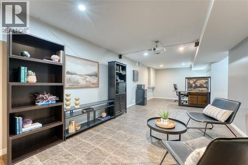 937 Pavan, Windsor, ON 