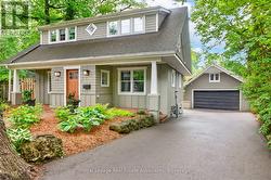 1384 VICTOR AVENUE  Mississauga, ON L5G 3A3