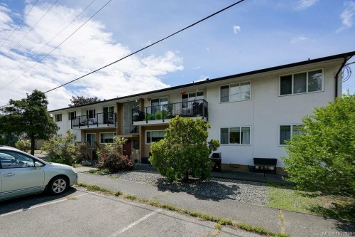 426 Burnside Rd West, Saanich, BC 