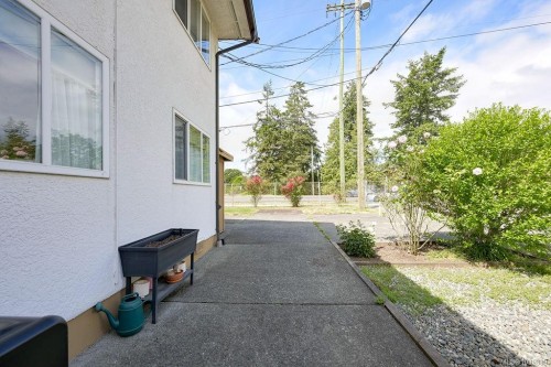 426 Burnside Rd West, Saanich, BC 
