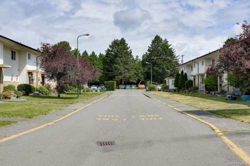 426 Burnside Rd West, Saanich, BC 
