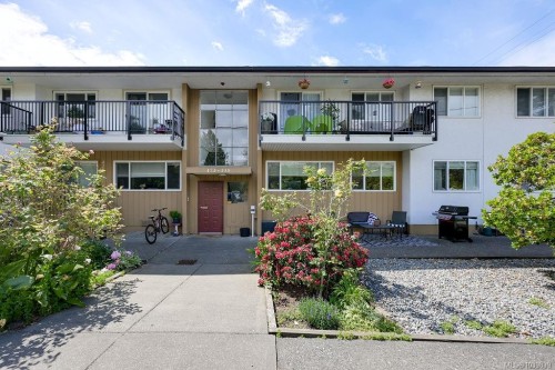426 Burnside Rd West, Saanich, BC 